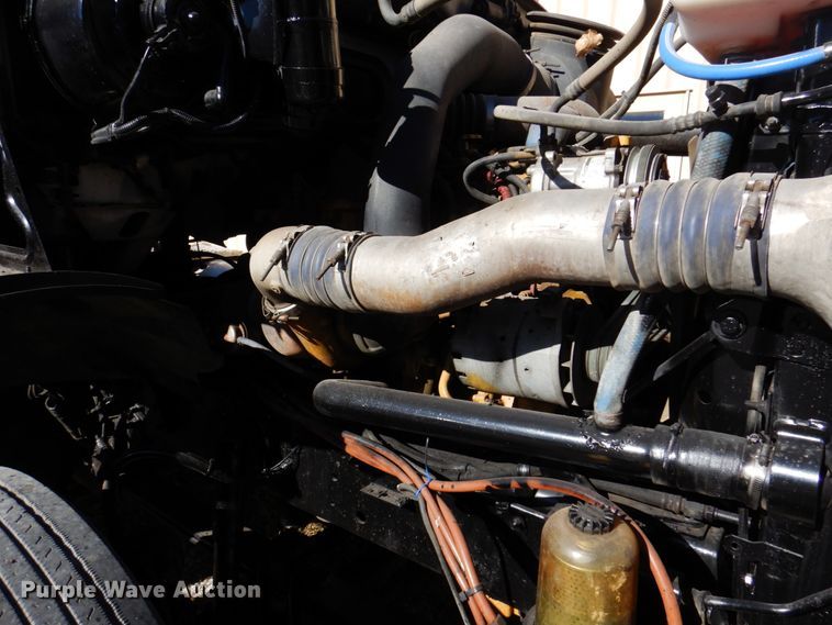 image for item DK8689 2004 Sterling AT9500  semi truck