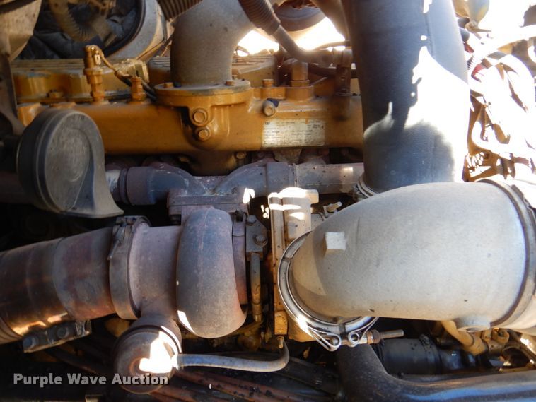 image for item DK8689 2004 Sterling AT9500  semi truck