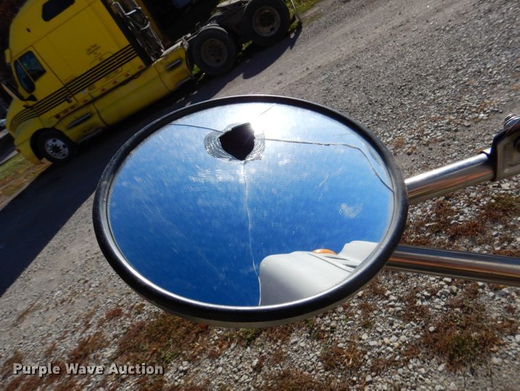 image for item DK8689 2004 Sterling AT9500  semi truck