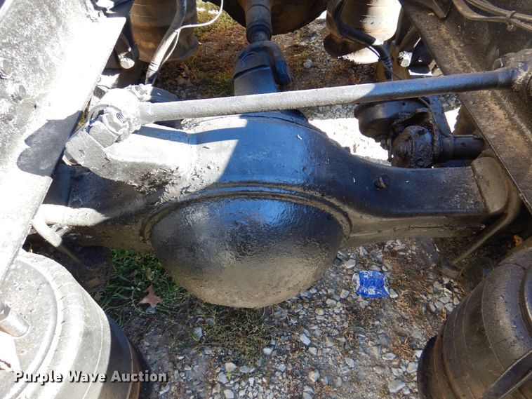 image for item DK8689 2004 Sterling AT9500  semi truck