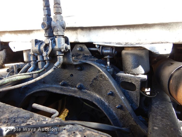 image for item DK8689 2004 Sterling AT9500  semi truck