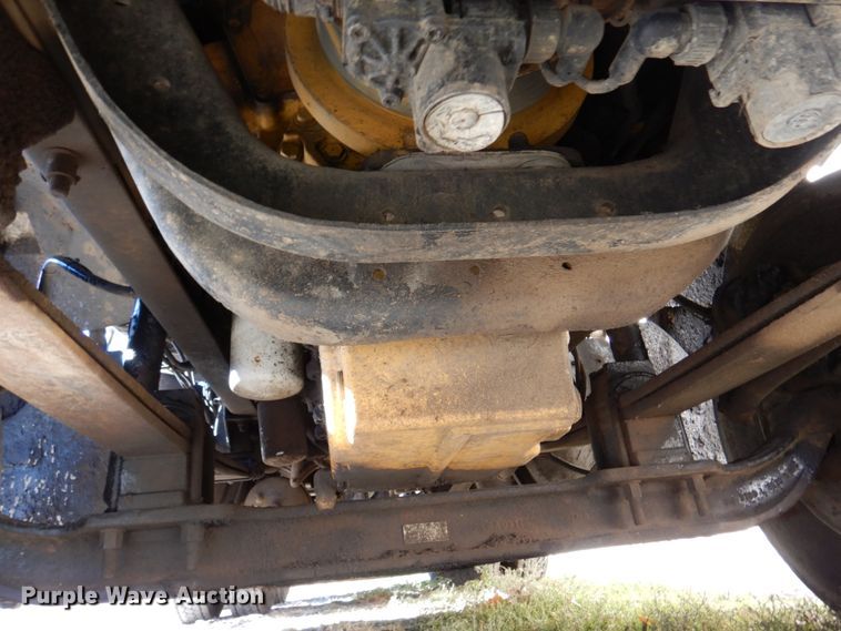 image for item DK8689 2004 Sterling AT9500  semi truck