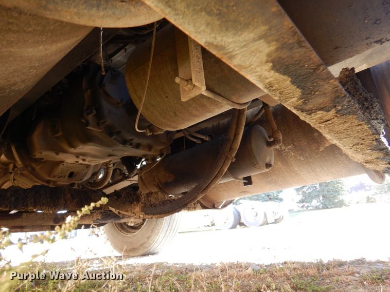 image for item DK8689 2004 Sterling AT9500  semi truck