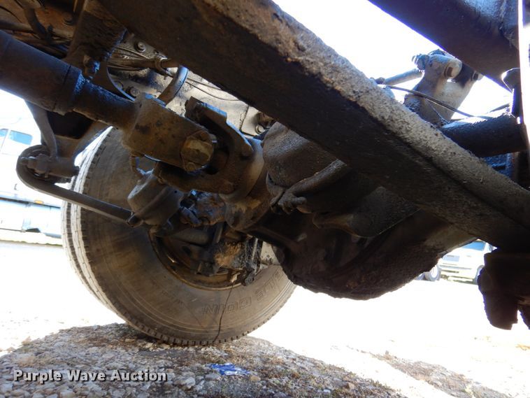 image for item DK8689 2004 Sterling AT9500  semi truck