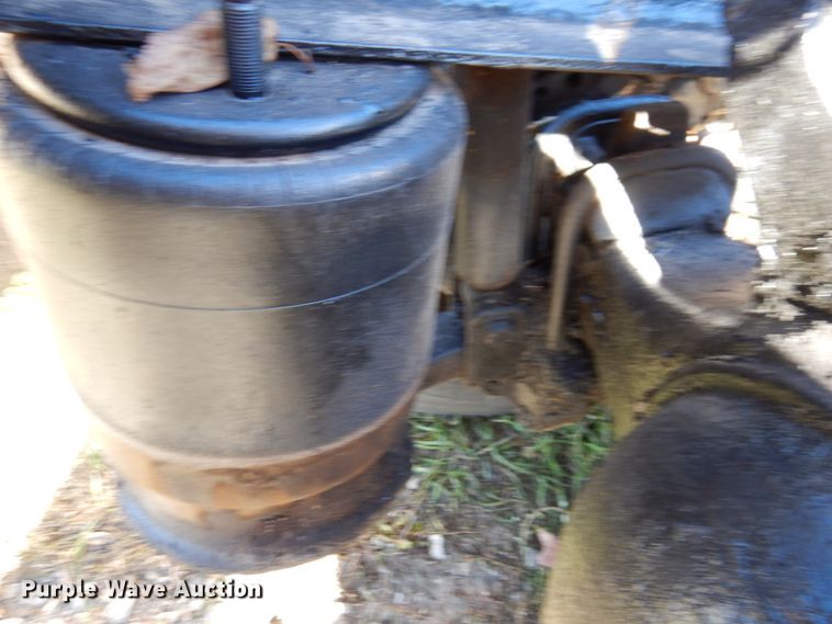 image for item DK8689 2004 Sterling AT9500  semi truck