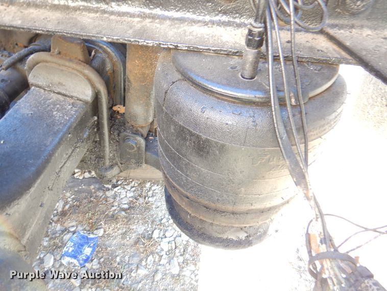 image for item DK8689 2004 Sterling AT9500  semi truck