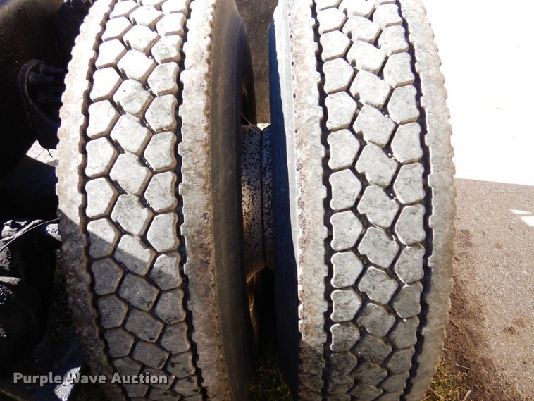 image for item DK8689 2004 Sterling AT9500  semi truck