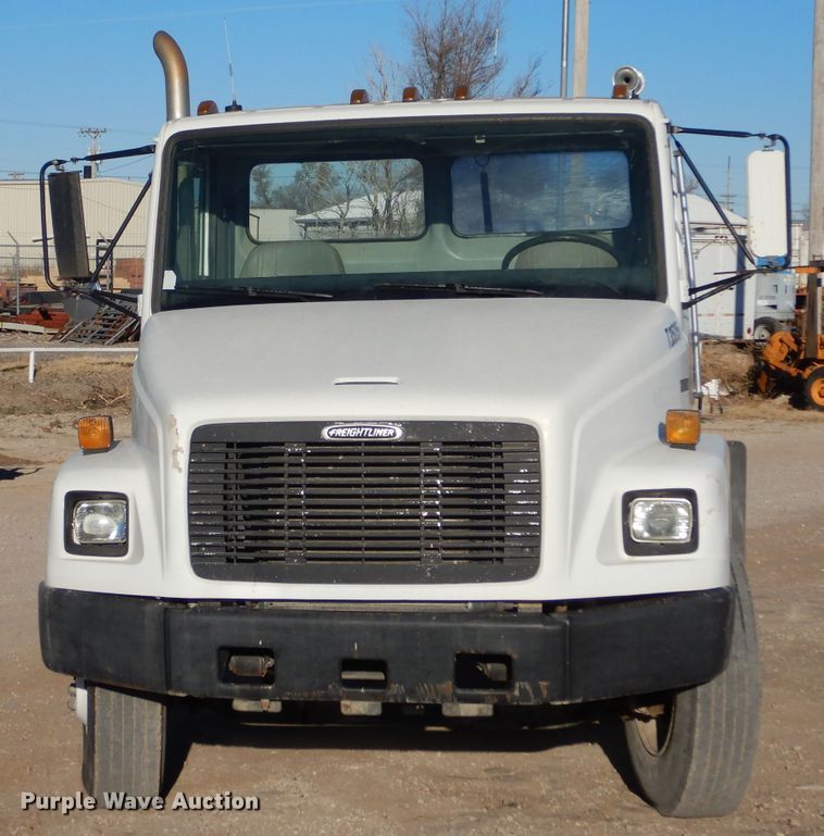 image for item DL3522 1996 Freightliner FL70  semi truck