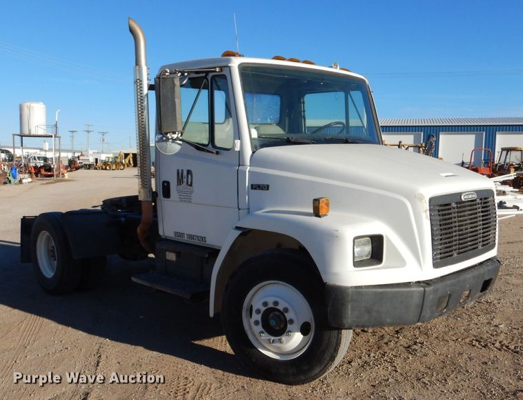 image for item DL3522 1996 Freightliner FL70  semi truck