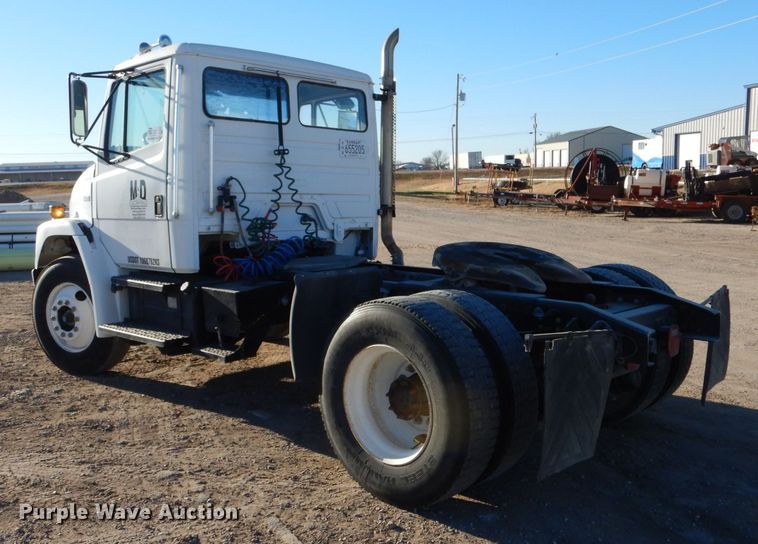 image for item DL3522 1996 Freightliner FL70  semi truck