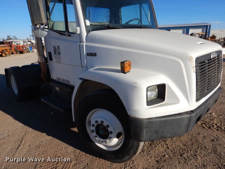 image for item DL3522 1996 Freightliner FL70  semi truck