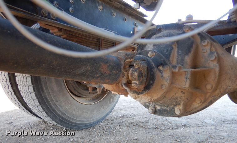 image for item DL3522 1996 Freightliner FL70  semi truck