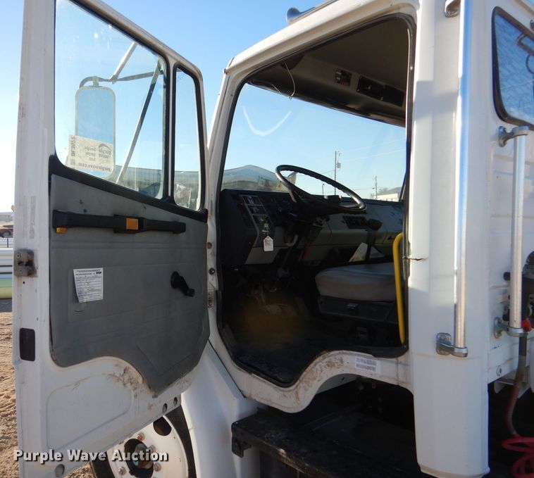 image for item DL3522 1996 Freightliner FL70  semi truck