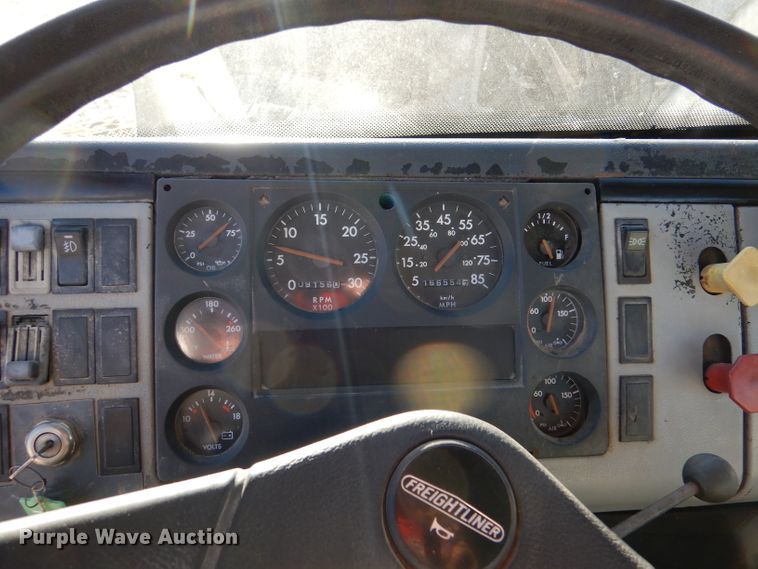 image for item DL3522 1996 Freightliner FL70  semi truck