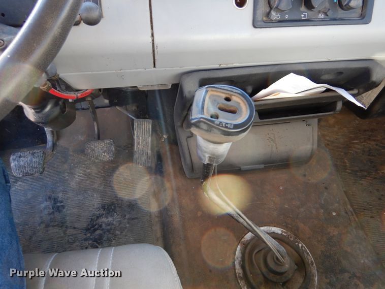 image for item DL3522 1996 Freightliner FL70  semi truck