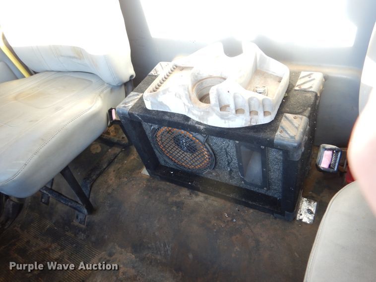 image for item DL3522 1996 Freightliner FL70  semi truck