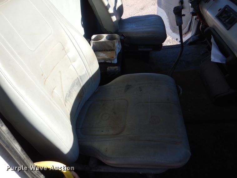 image for item DL3522 1996 Freightliner FL70  semi truck