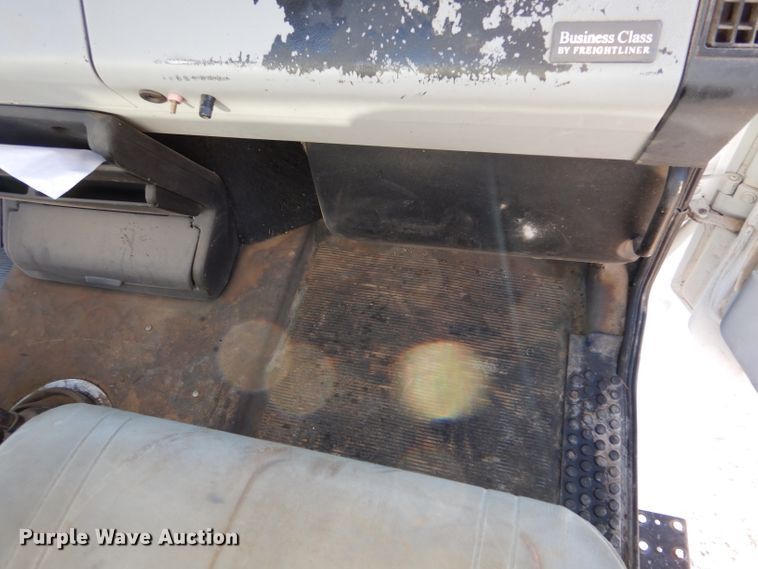 image for item DL3522 1996 Freightliner FL70  semi truck