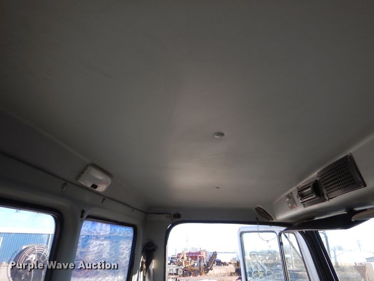 image for item DL3522 1996 Freightliner FL70  semi truck