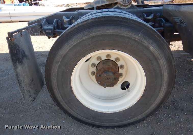 image for item DL3522 1996 Freightliner FL70  semi truck