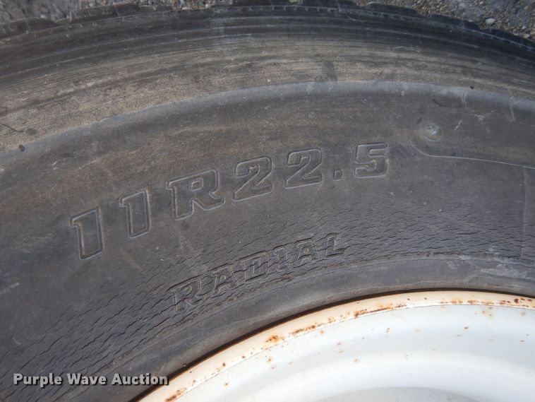 image for item DL3522 1996 Freightliner FL70  semi truck