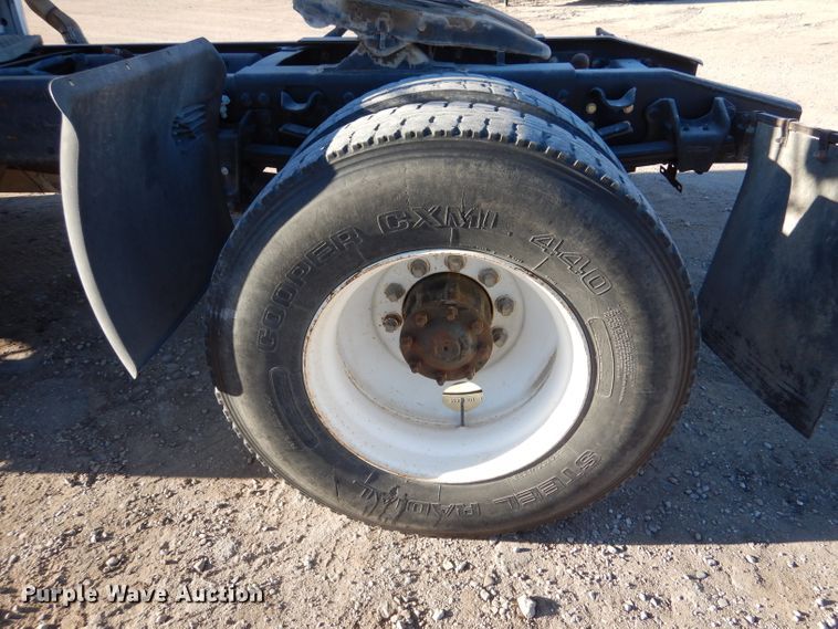 image for item DL3522 1996 Freightliner FL70  semi truck