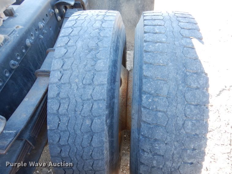 image for item DL3522 1996 Freightliner FL70  semi truck