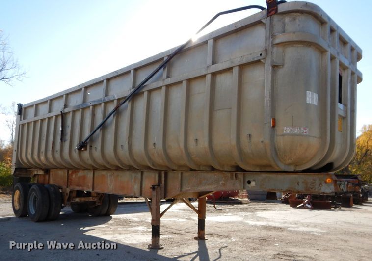 image for item DM0703 1979 Fruehauf  end dump trailer
