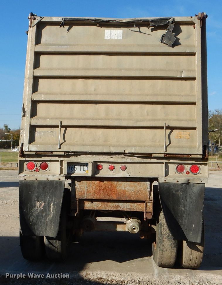 image for item DM0703 1979 Fruehauf  end dump trailer