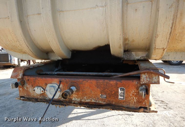 image for item DM0703 1979 Fruehauf  end dump trailer