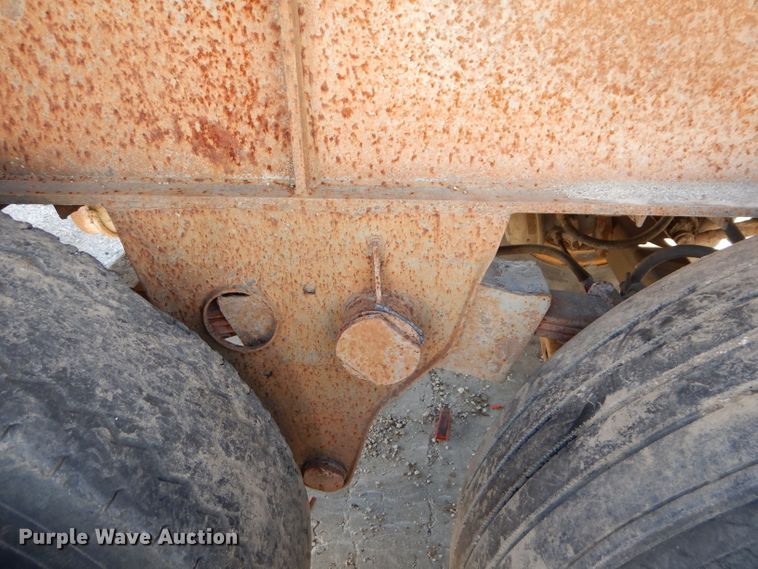 image for item DM0703 1979 Fruehauf  end dump trailer