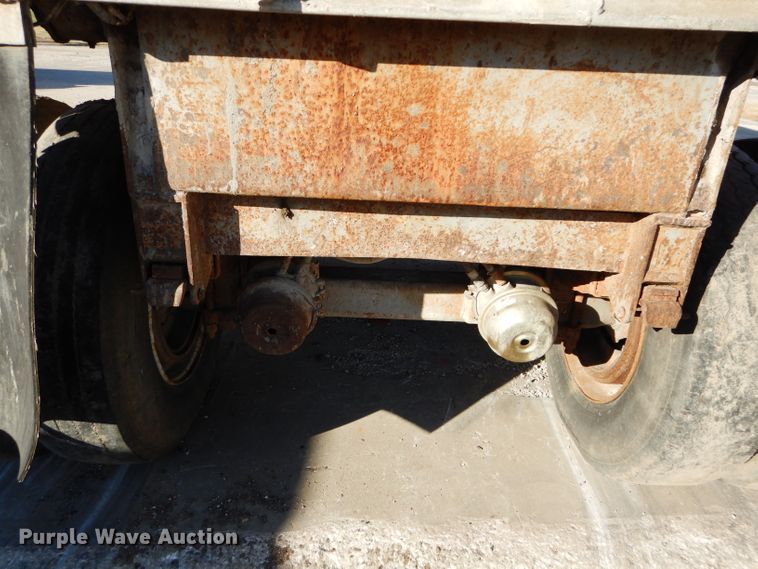 image for item DM0703 1979 Fruehauf  end dump trailer