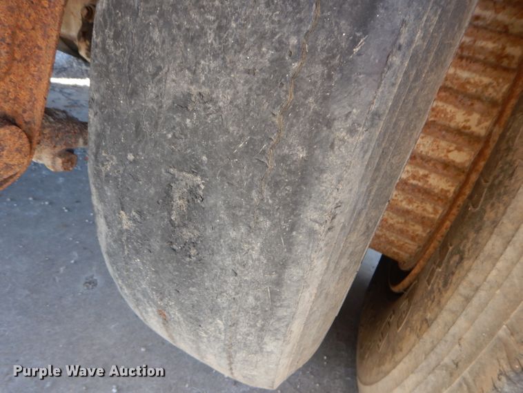 image for item DM0703 1979 Fruehauf  end dump trailer