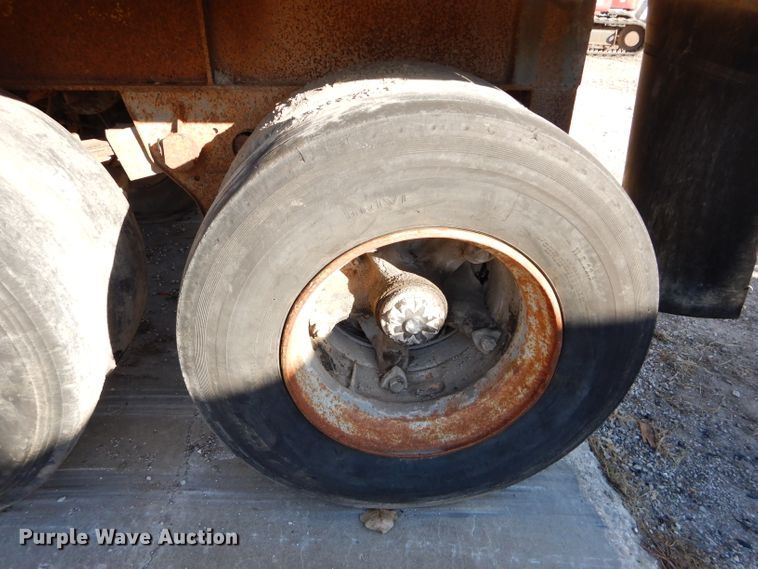 image for item DM0703 1979 Fruehauf  end dump trailer
