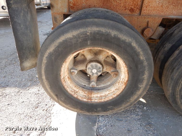 image for item DM0703 1979 Fruehauf  end dump trailer