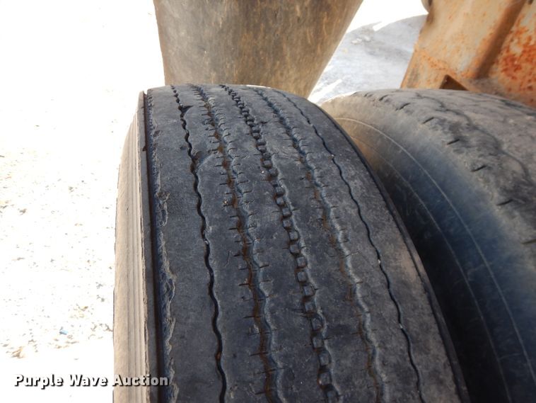 image for item DM0703 1979 Fruehauf  end dump trailer