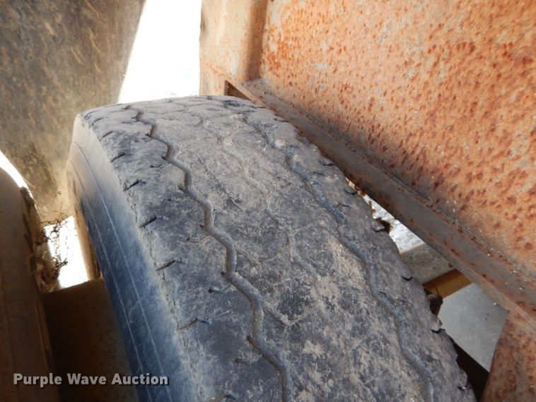 image for item DM0703 1979 Fruehauf  end dump trailer