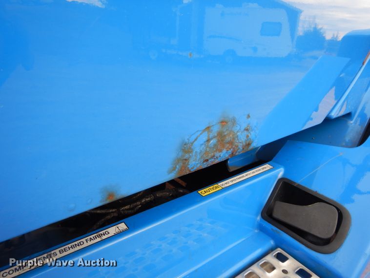 image for item DM5331 2013 Volvo VN  semi truck