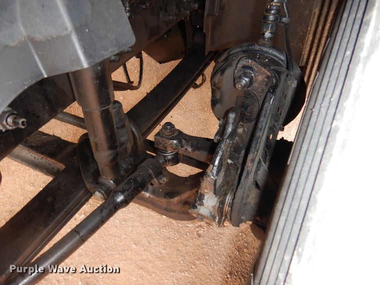 image for item DM5331 2013 Volvo VN  semi truck