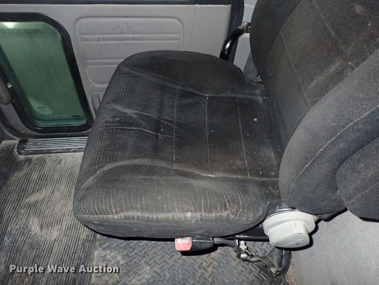 image for item DN2409 2014 Peterbilt 384  semi truck