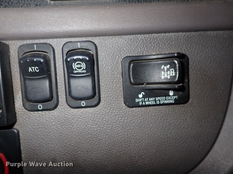 image for item DN2409 2014 Peterbilt 384  semi truck
