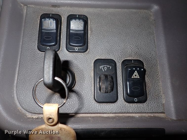 image for item DN2409 2014 Peterbilt 384  semi truck