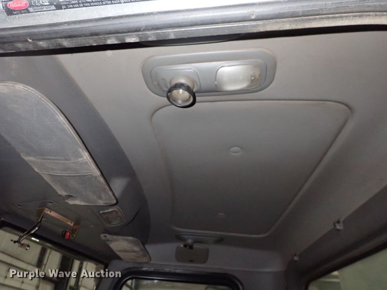 image for item DN2409 2014 Peterbilt 384  semi truck