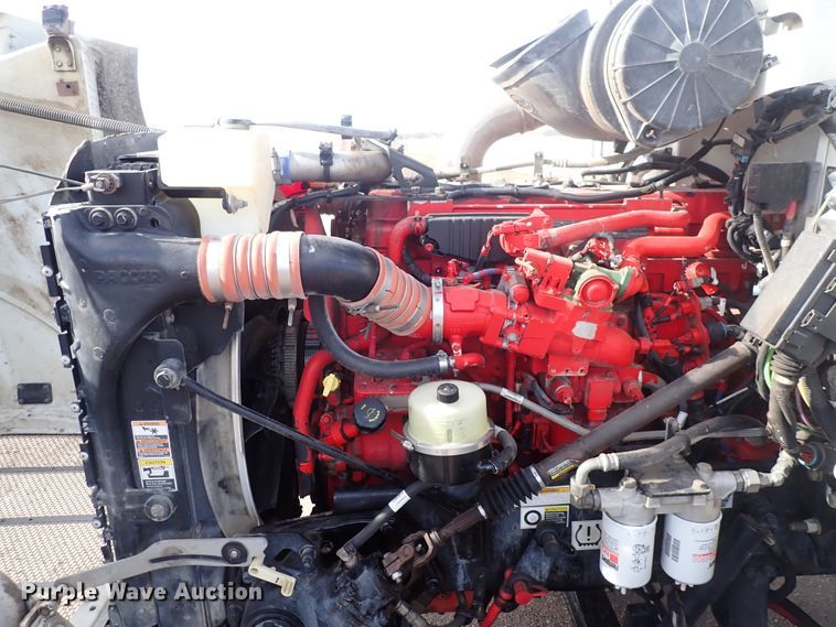 image for item DN2409 2014 Peterbilt 384  semi truck