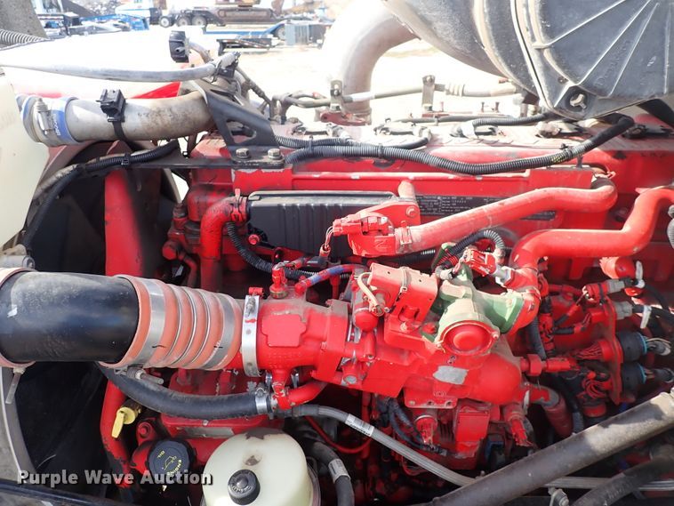 image for item DN2409 2014 Peterbilt 384  semi truck