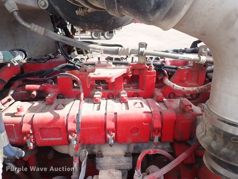 image for item DN2409 2014 Peterbilt 384  semi truck