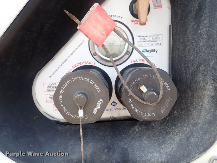 image for item DN2409 2014 Peterbilt 384  semi truck