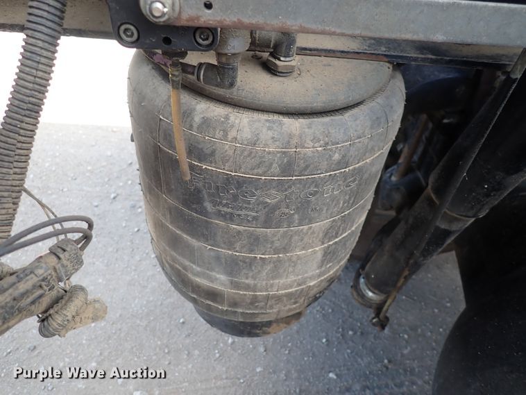 image for item DN2409 2014 Peterbilt 384  semi truck