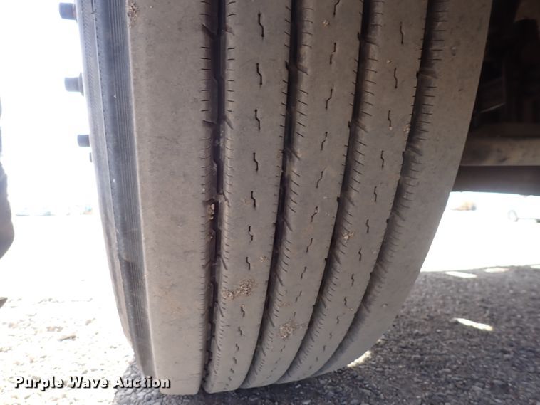 image for item DN2409 2014 Peterbilt 384  semi truck