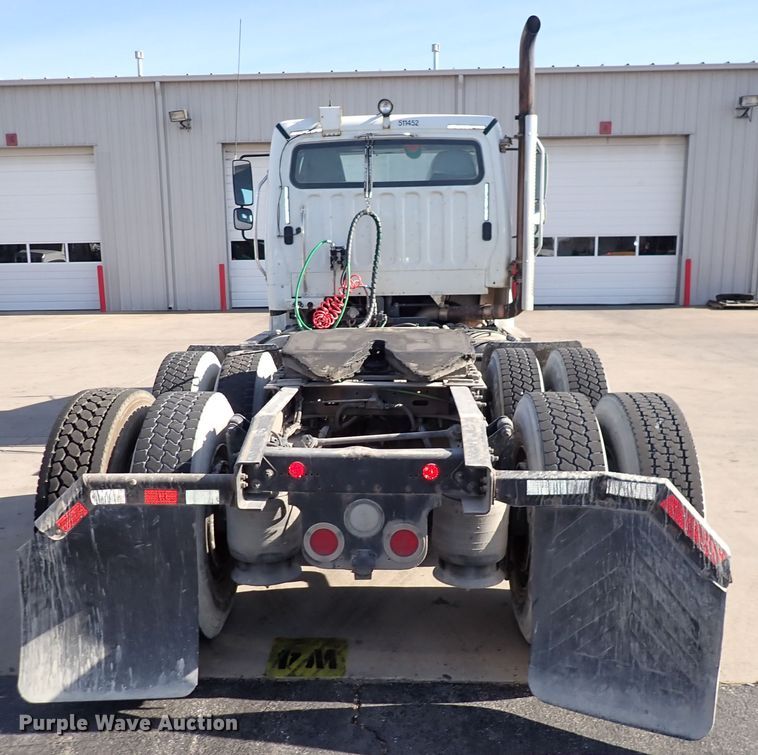 image for item DN2417 2015 Freightliner M2 112  semi truck